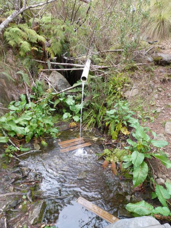 Fonte de água potável na trilha do Pico Duarte, na República Dominicana